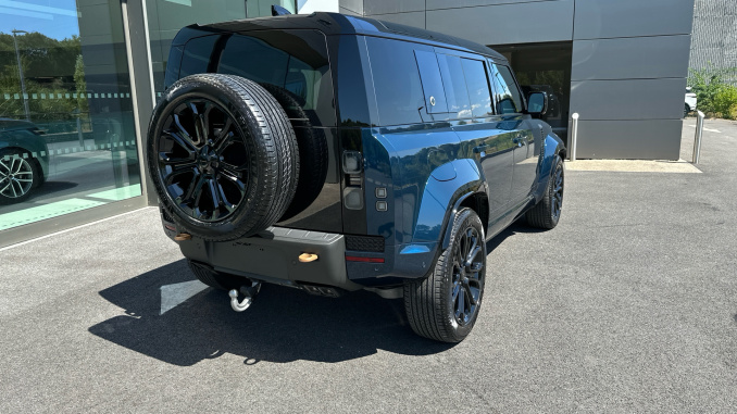 Land Rover Defender 4.4 P635 Octa 110 5dr Auto Petrol Estate - Image 29